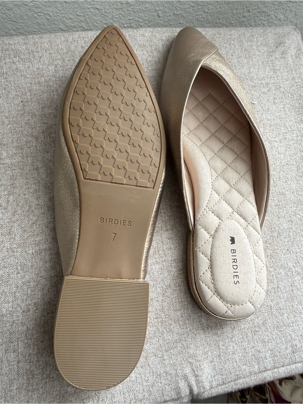 Birdies Gold Leather Pointed Toe Mule Flats Size 7 - Picture 3 of 7
